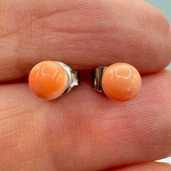 Vintage Angel Skin Coral Pink Stud Earrings Carved Ball Sphere 5 mm Beachy Ocean - Picture 1 of 13